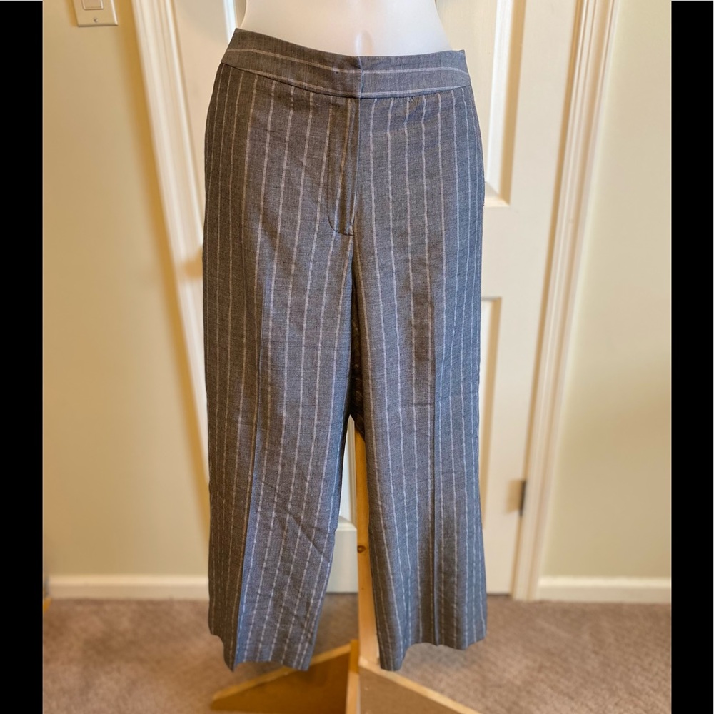 Ann Klein -  Woman’s gray & white pinstripe crop dress pants, Size: 8